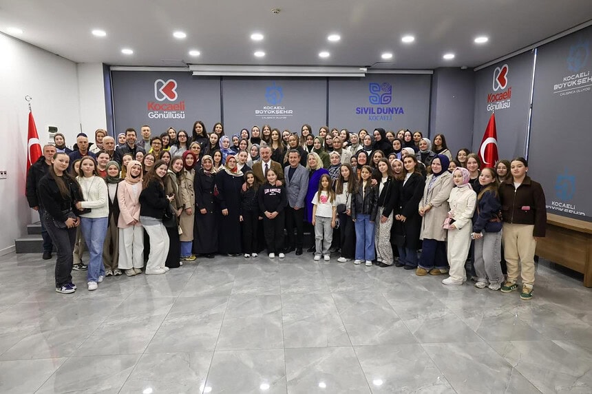 Başkan Büyükakın Sözünü Tuttu: Batı Trakyalı Öğrenciler Kocaeli’de Ağırlandı