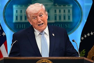 Trump: "(Hürmüz Ablukası) İran Hiçbir Şekilde İş Yapamıyor ve Bunu Böyle Tutacağız"