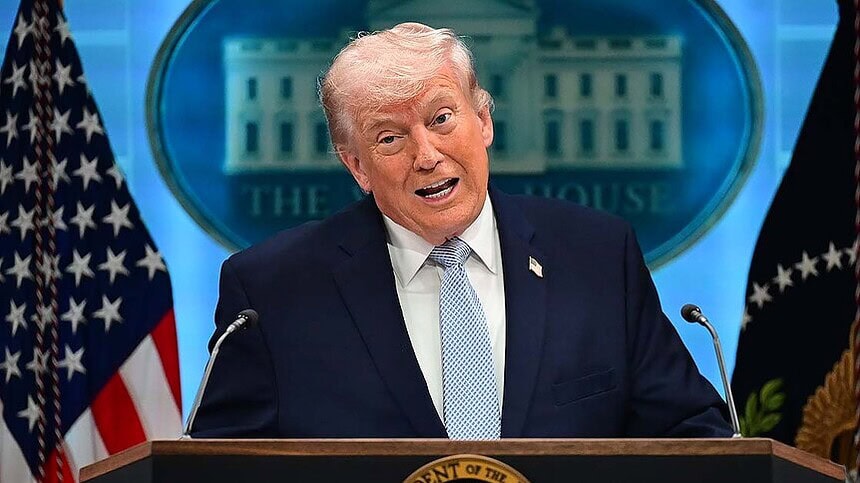 Trump: "(Hürmüz Ablukası) İran Hiçbir Şekilde İş Yapamıyor ve Bunu Böyle Tutacağız"