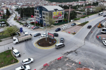 Büyükşehir Darıca’da Düğümü Çözüyor: 2 Bin Ton Asfaltla Modern Kavşak Geliyor!