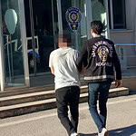 Kocaeli’de Uyuşturucu Tacirine Geçit Yok: 13 Yıl 4 Ay Hapisle Aranan Firari Yakalandı!