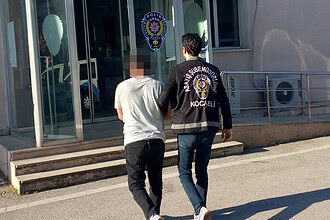 Kocaeli’de Uyuşturucu Tacirine Geçit Yok: 13 Yıl 4 Ay Hapisle Aranan Firari Yakalandı!