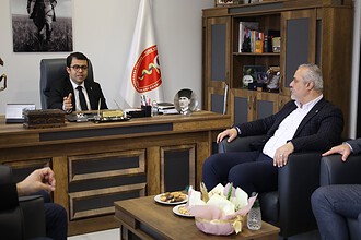 İzmit Belediyesi’nden Veteriner Hekimler Odası’na Anlamlı Ziyaret: Dünya Veteriner Hekimler Günü Kutlandı!