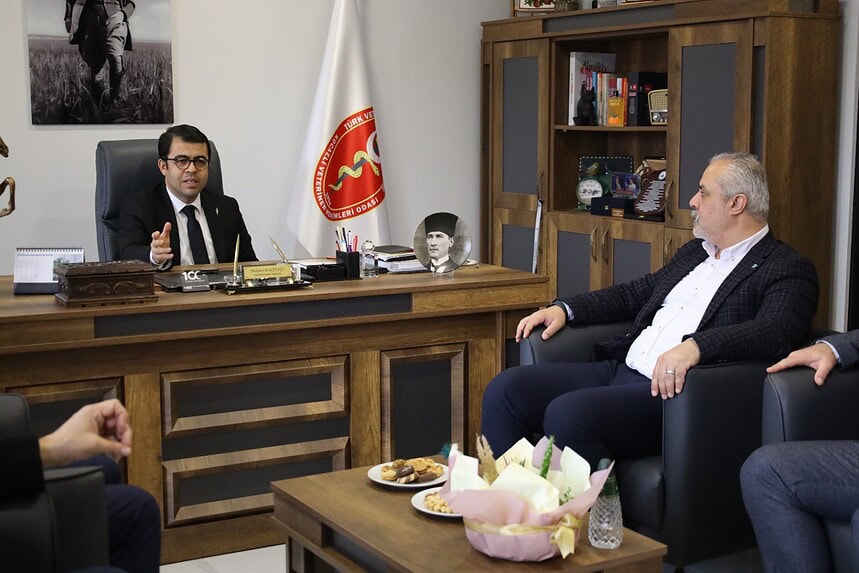 İzmit Belediyesi’nden Veteriner Hekimler Odası’na Anlamlı Ziyaret: Dünya Veteriner Hekimler Günü Kutlandı!