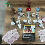 Yunus Timleri İzmit Sokaklarında Kuş Uçurtmuyor: Uyuşturucu ve Sahte Para Ele Geçirildi!