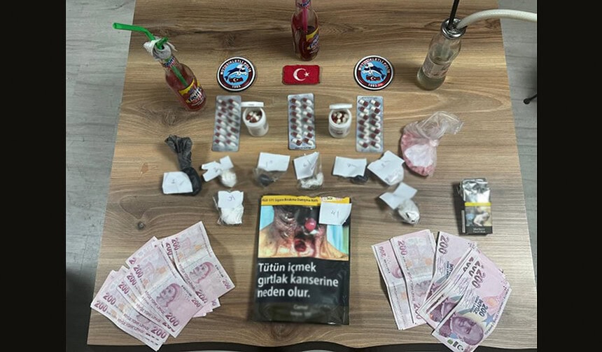 Yunus Timleri İzmit Sokaklarında Kuş Uçurtmuyor: Uyuşturucu ve Sahte Para Ele Geçirildi!