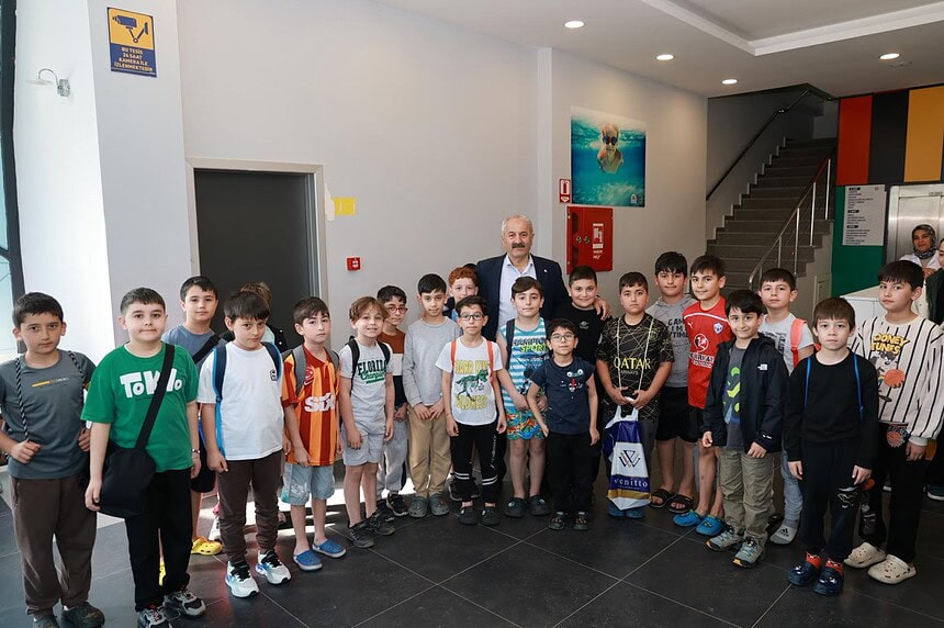 Gebze’nin Minik Kulaçları Geleceğe Hazırlanıyor: Başkan Büyükgöz Antrenmanları Takip Etti