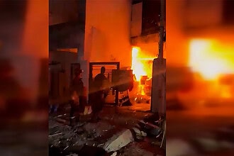 Bağdat'ta Patlama: ABD Üssü Yakınlarındaki Eve Roket İsabet Etti