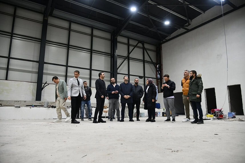 Yasin Özlü Başiskele’nin Geleceğini Yerinde İnceledi: Millet Bahçesi ve Spor Salonunda Son Durum