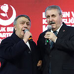 BBP Kocaeli Kongresi: İsmail Türüt ile sahneye çıkıp türkü söyledi