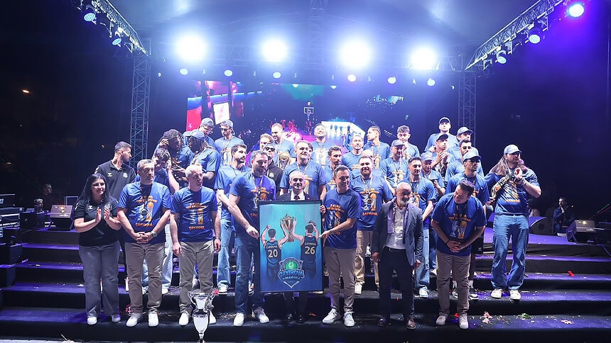 Çayırova Belediyesi Basketbol Takımı Şampiyonluk Kupasına Kavuştu