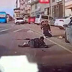 Çayırova’da Dehşet Anları: Uyuyakalan Sürücü Kaldırımdaki 3 Kişiye Çarptı!