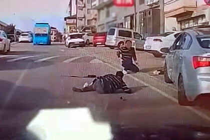 Çayırova’da Dehşet Anları: Uyuyakalan Sürücü Kaldırımdaki 3 Kişiye Çarptı!