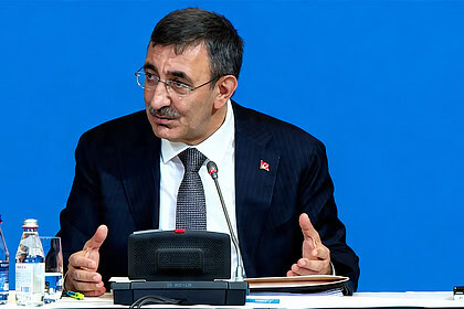 Cevdet Yılmaz Kazakistan'da Açıkladı: Hedef 15 Milyar Dolar