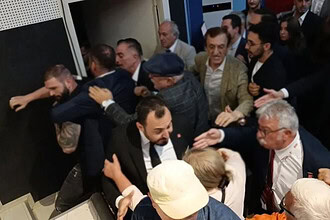 Başiskele CHP Kongresi Yargıda: Meclis Üyesine "Adam Öldürmeye Teşebbüs" Suçlaması