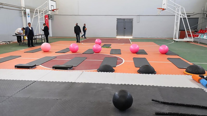Dilovası Tavşancıl Spor Salonu Hizmete Açıldı: İki Gün Kadınlara Özel Olacak