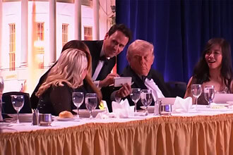 Donald Trump'ın Yemeğinde Silah Sesleri Duyuldu