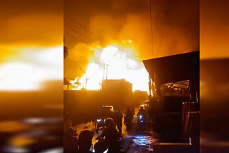 Endonezya'da LPG Dolum Tesisi Alev Aldı, Nedeni Hâlâ Bilinmiyor