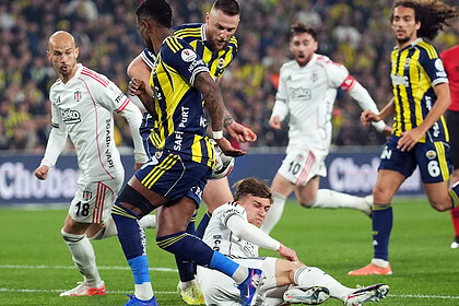 Ezeli Rekabette Fenerbahçe Beşiktaş'ı 1-0 Yenmeyi Başardı!