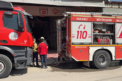 Gebze’de Takograf Servisinde Korkutan Yangın!