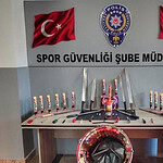 Deplasman Otobüsü Değil Cephanelik!