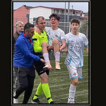 Kocaeli U15 Ligi'nde Alkışlanacak Hareket: Hakem Sakatlanan Futbolcuyu Kucağında Taşıdı!