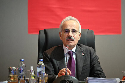 Hürmüz Boğazı’nda 8 Türk Gemisi Çıkış Bekliyor: Dışişleri ve Ulaştırma Bakanlığı Devrede!