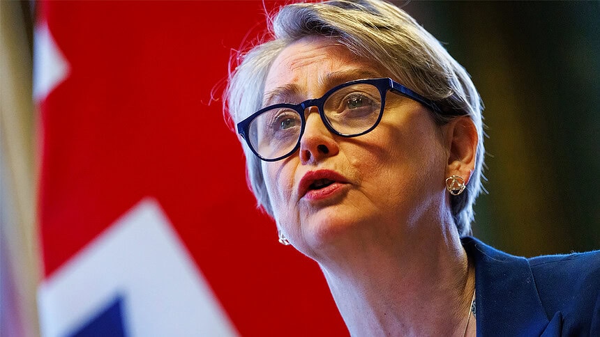 İngiltere Dışişleri Bakanı Cooper'dan İsrail'e Lübnan Tepkisi