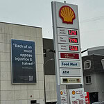 İran Savaşı Pompayı Vurdu: ABD'de Benzin Galon Başına 4 Doları Geçti