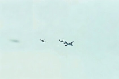 İran'da Düşen ABD Savaş Uçağının Pilotunu Arayan Helikopterlere Ateş Açıldı