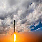 İran'dan Bahreyn ve Kuveyt'teki ABD Üslerine Füze Saldırısı