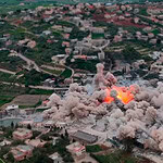 İsrail Ordusu Lübnan'da 70 Noktayı Havaya Uçurdu