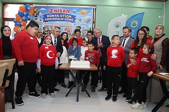 Kandıra’da Otizm Farkındalık Günü Etkinliği: Başkan Erol Ölmez Özel Çocuklarla Kahvaltıda Buluştu