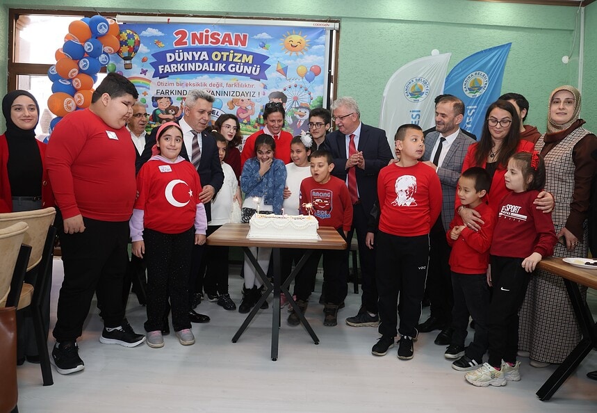 Kandıra’da Otizm Farkındalık Günü Etkinliği: Başkan Erol Ölmez Özel Çocuklarla Kahvaltıda Buluştu