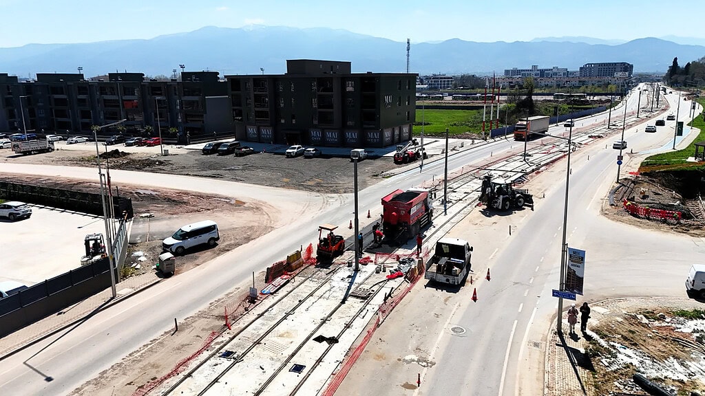 Kartepe Tramvay Hattı İnşaatında İstasyon Kurulumu Başladı
