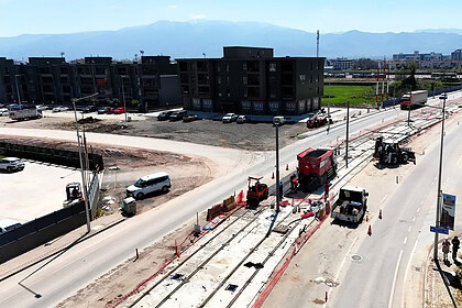 Kartepe Tramvay Hattı İnşaatında İstasyon Kurulumu Başladı