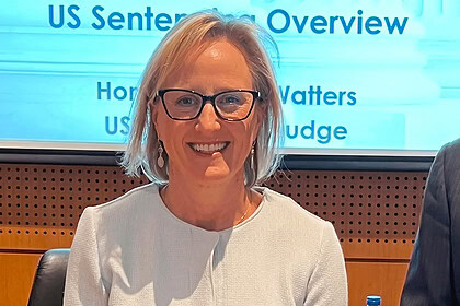 Kiev'de Üst Üste İkinci İstifa: Julie Davis Haziran'da Bırakıyor