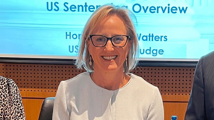 Kiev'de Üst Üste İkinci İstifa: Julie Davis Haziran'da Bırakıyor