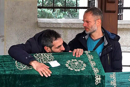 Kızının Tabutuna Sarıldı, Gözyaşlarına Boğuldu: Tesnim Urfalı Toprağa Verildi