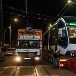 Kocaeli Yeni Tramvay Aracına Kavuştu: Sonuncusu Raylara İndirildi