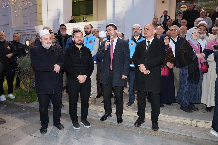 Körfezli İlk Hacı Kafilesi Yola Çıktı: Başkan Şener Söğüt Dualarla Uğurladı!