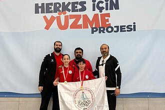 Körfezli Şampiyon Yüzücüler Azerbaycan Yolcusu: Bakü'de Türkiye'yi Temsil Edecekler