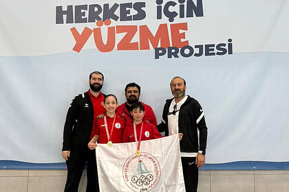Körfezli Şampiyon Yüzücüler Azerbaycan Yolcusu: Bakü'de Türkiye'yi Temsil Edecekler