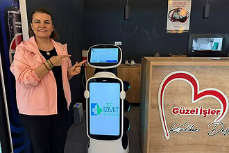 İzmit Belediyesi’nde Robotlu Servis Dönemi Başladı: Lili ve Limon Görev Başında!