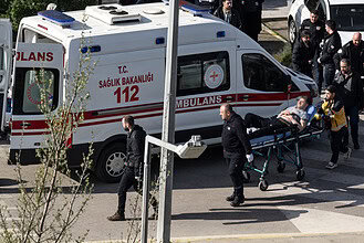 Kocaeli Körfez'de Liselilerin Kavgası Kanlı Bitti: 17 Yaşındaki Öğrenci Bıçaklandı!
