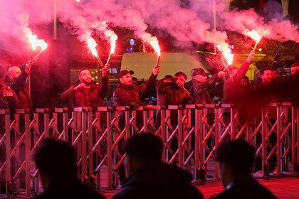 A Milli Futbol Takımı'nın Kosova karşısında elde ettiği 1-0'lık kritik galibiyetle 2026 Dünya Kupası'na katılmaya hak kazanması, Kocaeli'de unutulmaz bir kutlama gecesine dönüştü.