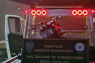 İzmit'te Motosiklet Sürücüsüne Rekor Ceza: Akrobatik Hareketlerin Bedeli 175 Bin TL Oldu!