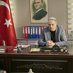 Arka Sokaklar’da Murat Serezli Fırtınası: Emekli Başsavcı Fevzi Kılıç Karakterine Övgü Yağdı!