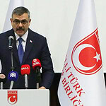 Mustafa Çiftçi "Siyaset Okulu" Açılışında Gençleri Uyardı