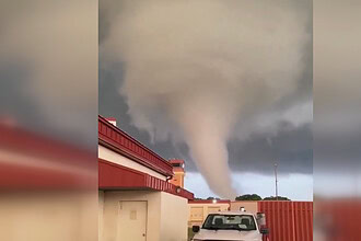 Oklahoma Hortum Felaketi: Askeri Üs Kapatıldı, 10 Yaralı
